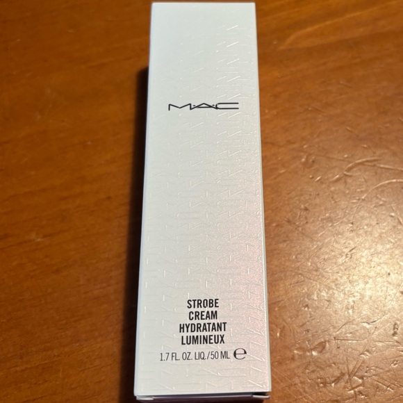 MAC Strobe Cream Goldlite - Picture 3 of 16